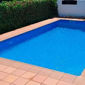 Limpieza y mantenimiento de piscina en El Vendrell